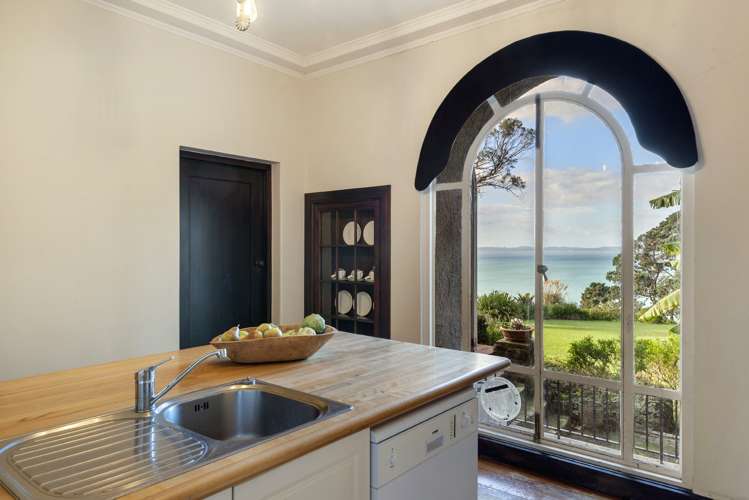 215 Bleakhouse Road Mellons Bay_12