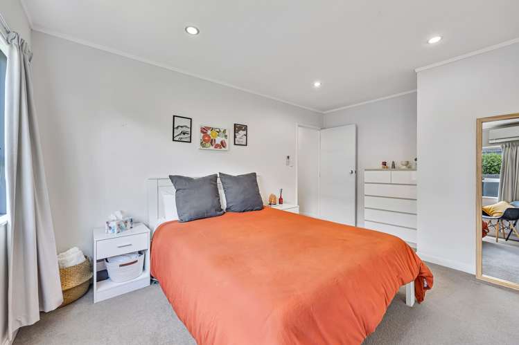 2/17 Beach Road Pahurehure_7