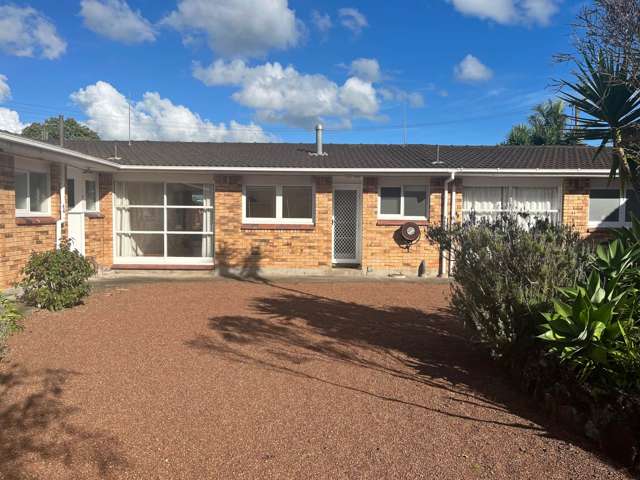 2 Bedroom Unit, Brick & Tile, Great Location