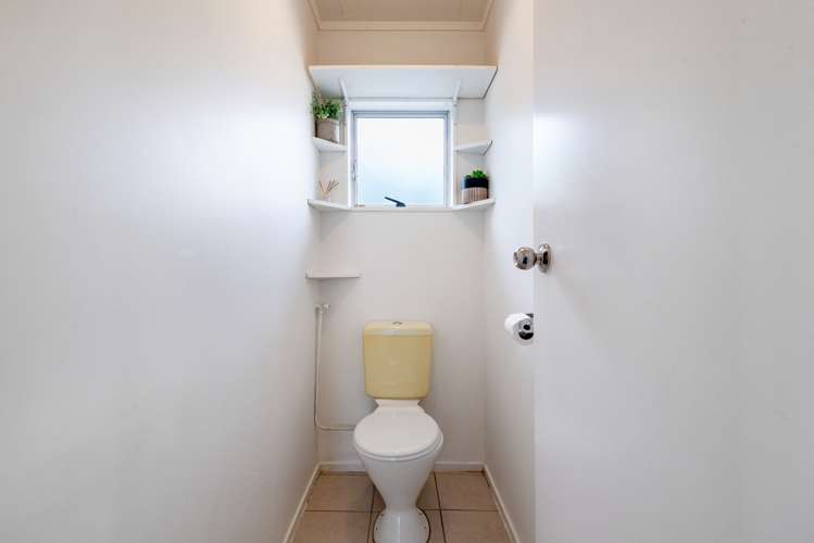 2/8 Helena Street Massey_25