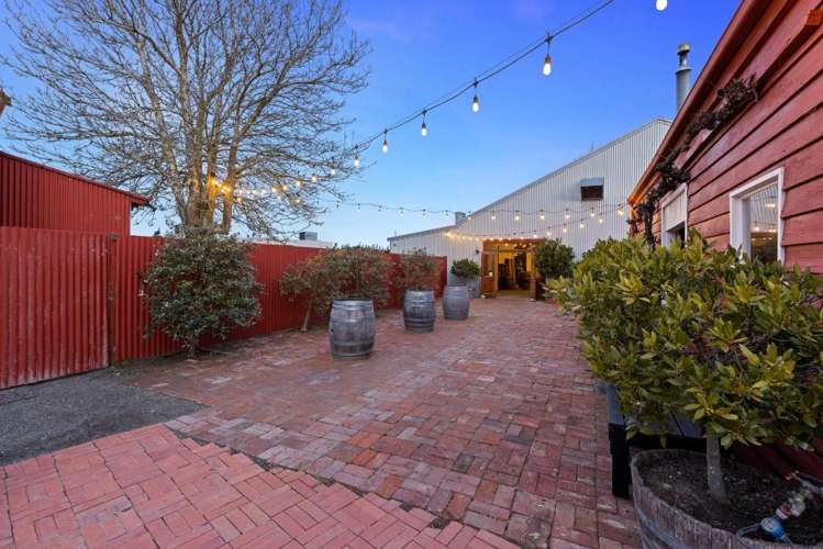 307 Larcombs Road Weedons_29