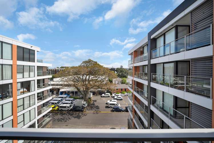 506/10 Lion Place Epsom_24