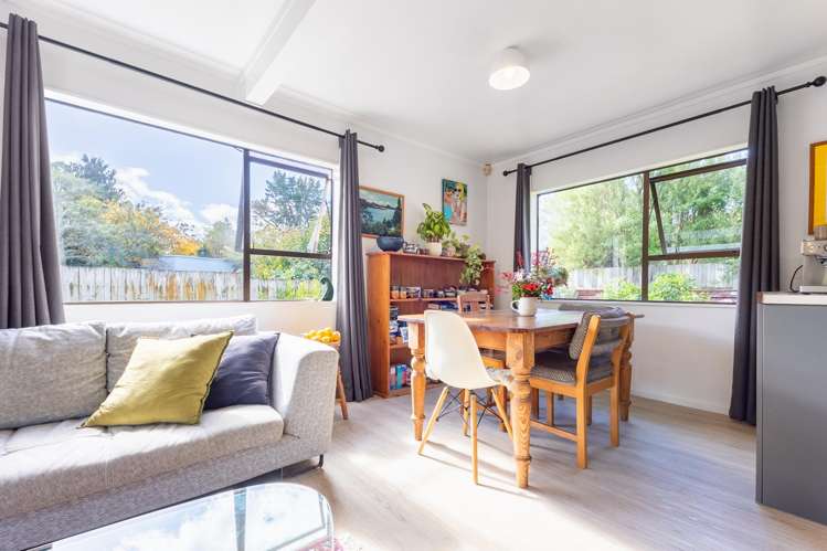 13 Forest Road Raumati South_11