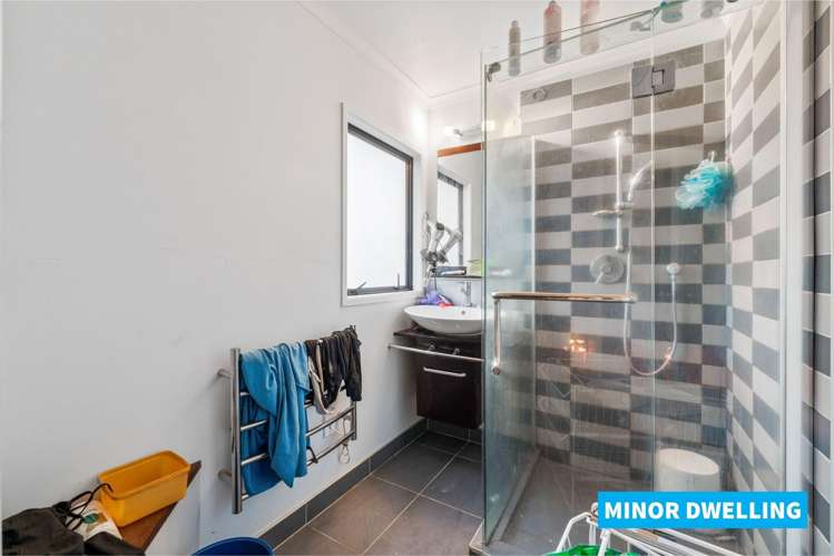 81 Royal Road Massey_24