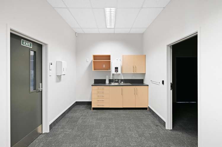 Tenancy 2/650 Te Rapa Road Te Rapa_4