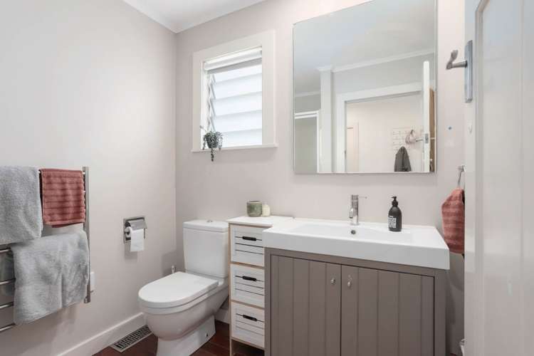 5 Roland Road Greenhithe_23