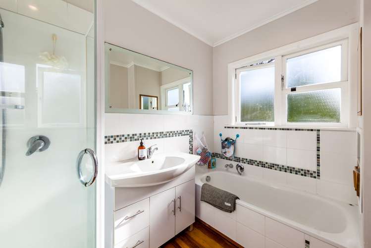 50 Uxbridge Road Mellons Bay_12