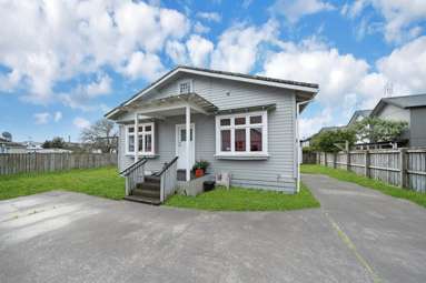 243 & 243A Panama Road_3