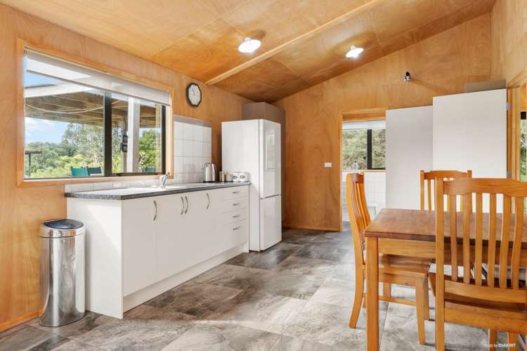 402C Awhitu Central Road_5