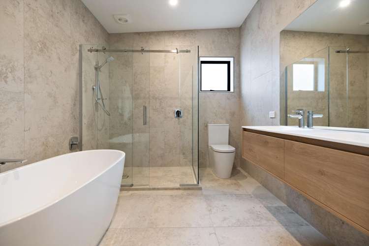 6 Florence Close Queenstown Hill_14