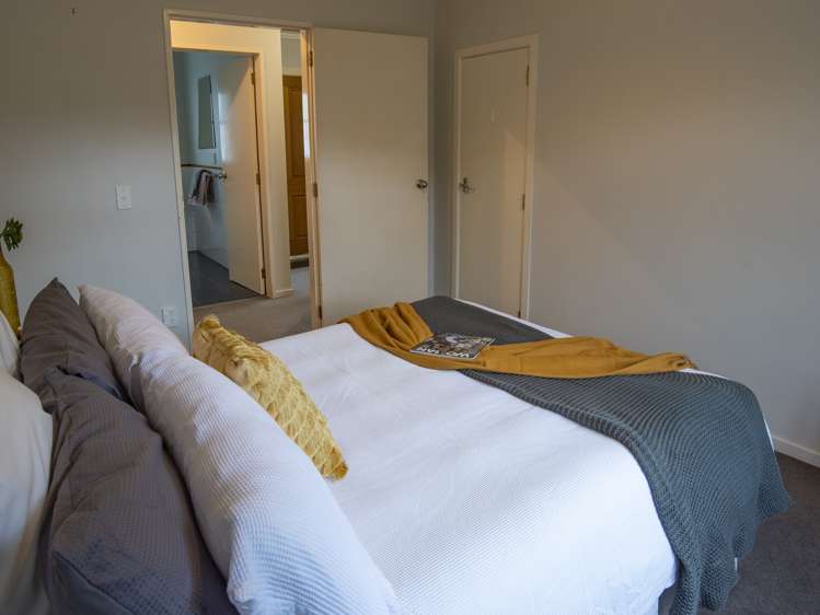 29 Burden Avenue Wainuiomata_9