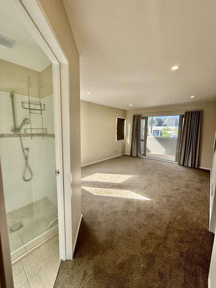 8 Scarboro Terrace Murrays Bay_17