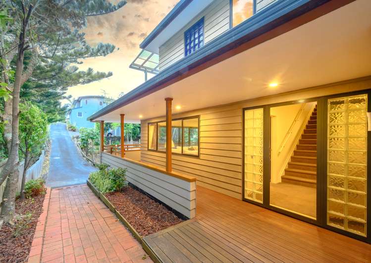 2/13 Beach Road Mellons Bay_23