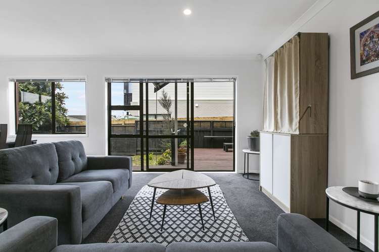 3/3 Duke Street Papakura_12