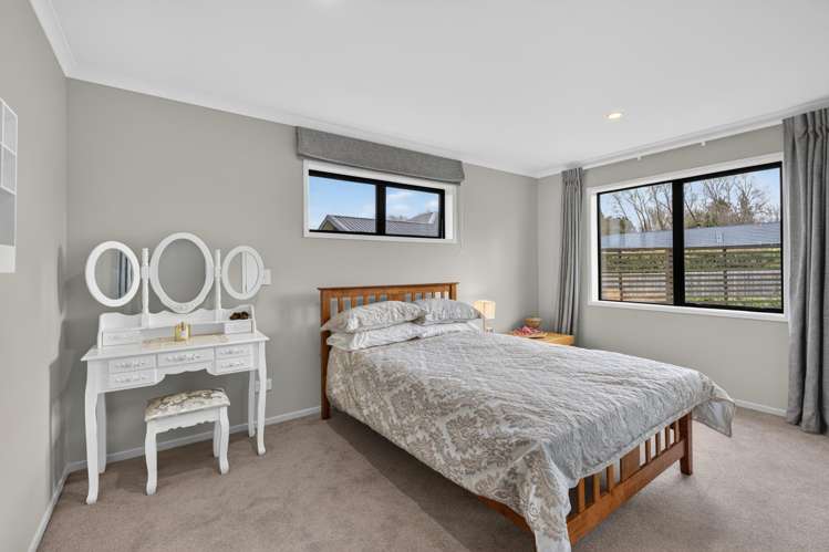 62 Graeme Foote Street Darfield_9