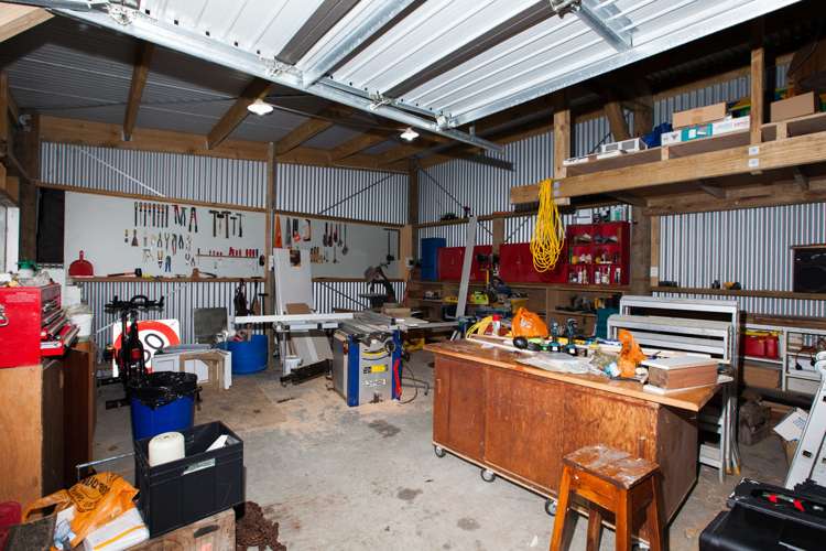 1825 Egmont Road Kaimiro_11