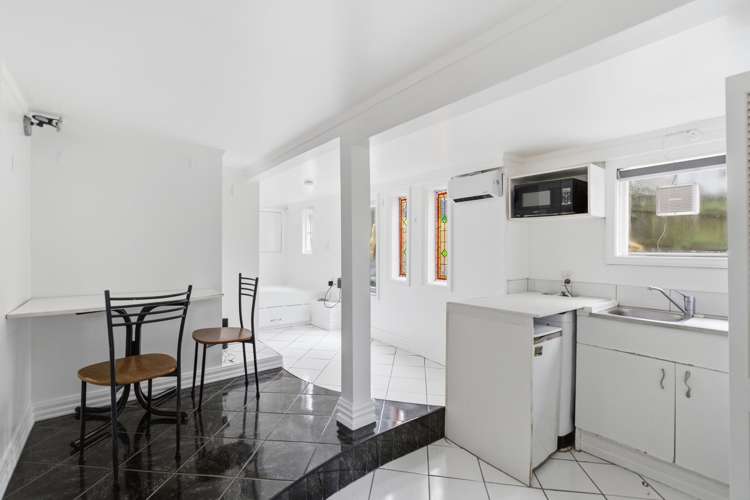 15 Nairn Street Mount Cook_13