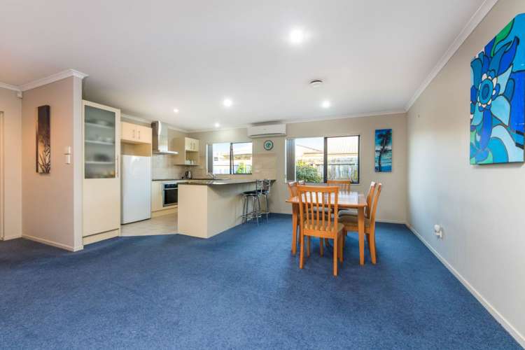 21 Raabia Close Parakai_6