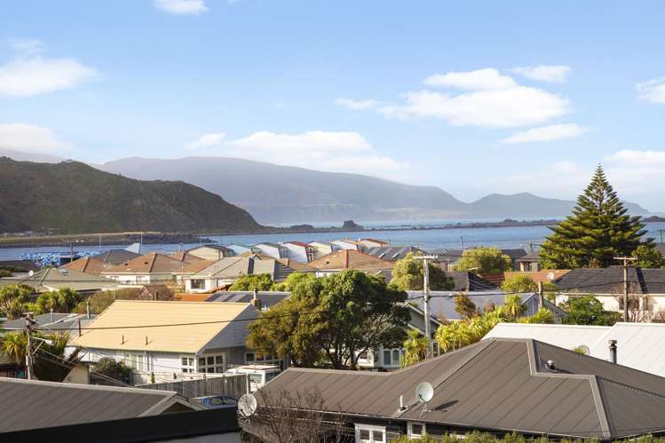 140A Queens Drive Lyall Bay_1