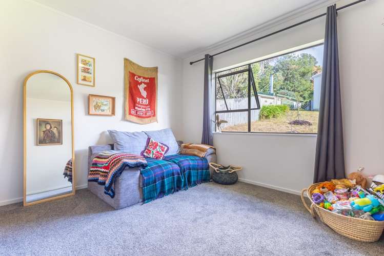 13 Forest Road Raumati South_16