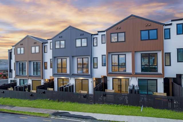 Brand New, Move-In Ready in the Heart of Pakuranga