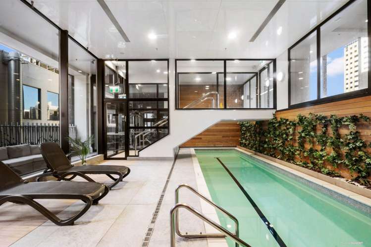 902b/75 Victoria Street West City Centre_4