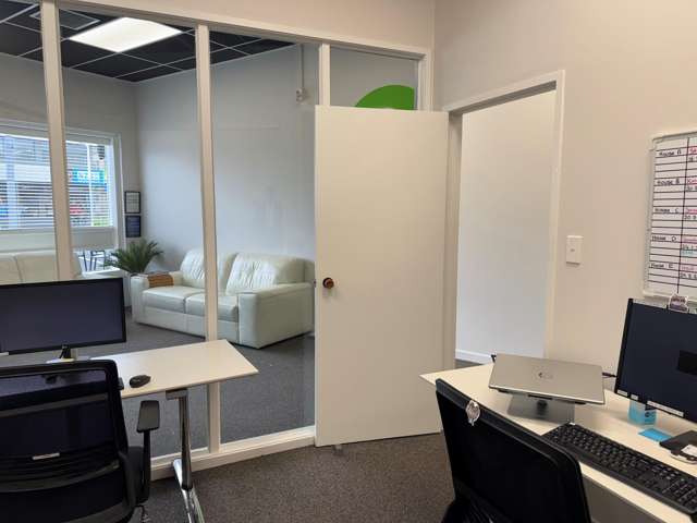 Shop 3/871 Victoria Street Hamilton_3