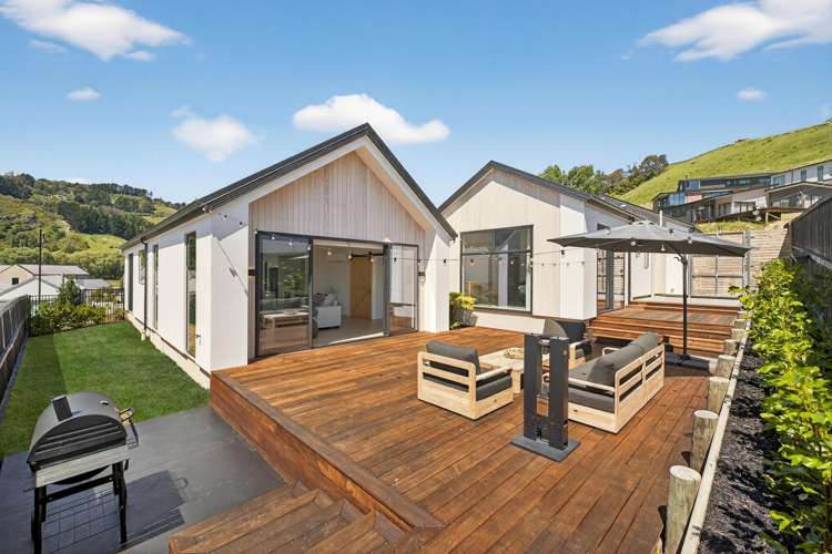 6 Round Hill Rise Cracroft_29