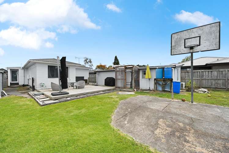 87 Montgomery Crescent Bader_13