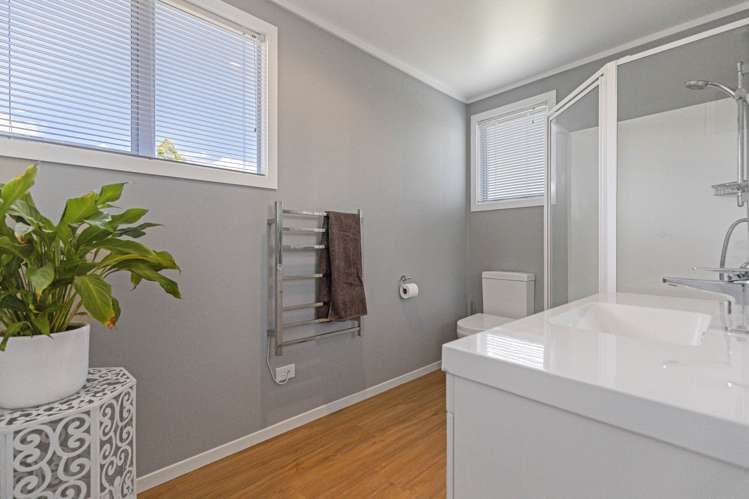 499 Grahams Beach Road Awhitu_15