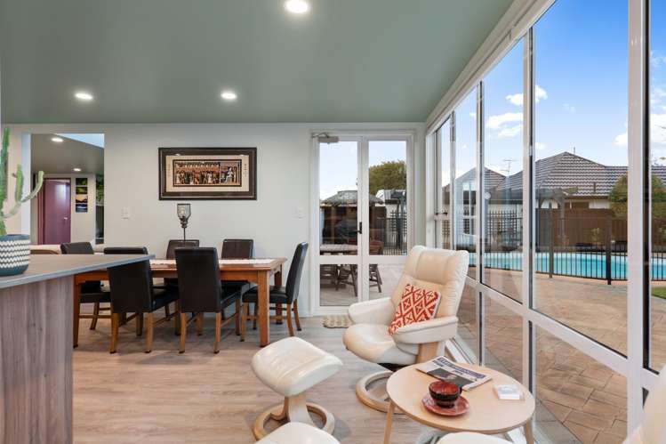 74 Regency Crescent Redwood_4
