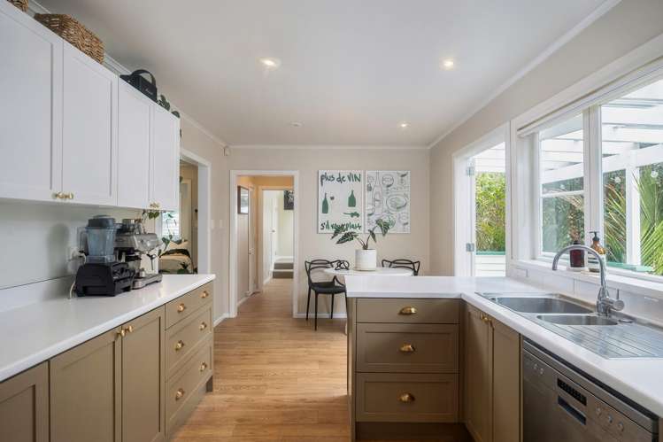 29 Hollywood Avenue Titirangi_10