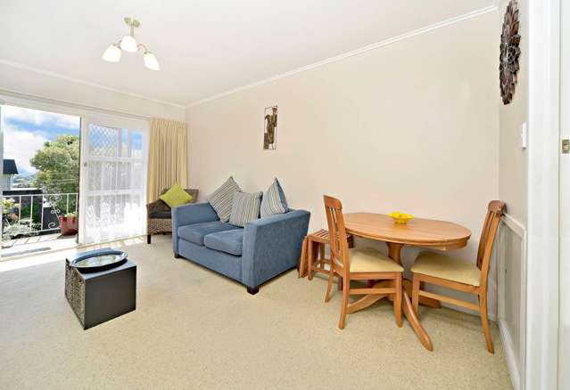 2/1A Seaview Terrace 1727_2