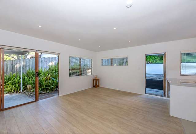 2/1 Marina Road Torbay_4