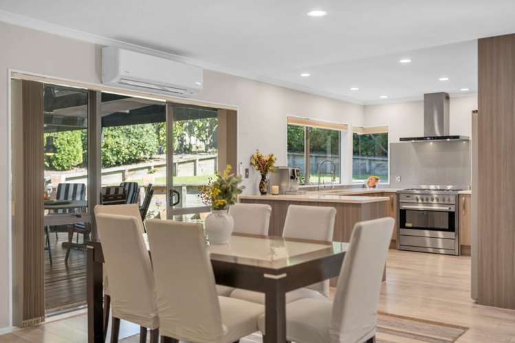 35 Stewart Gibson Place Manurewa_4