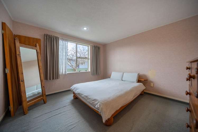 16 Govan Drive Te Anau_9