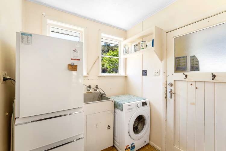 18 Boyd Grove Naenae_12