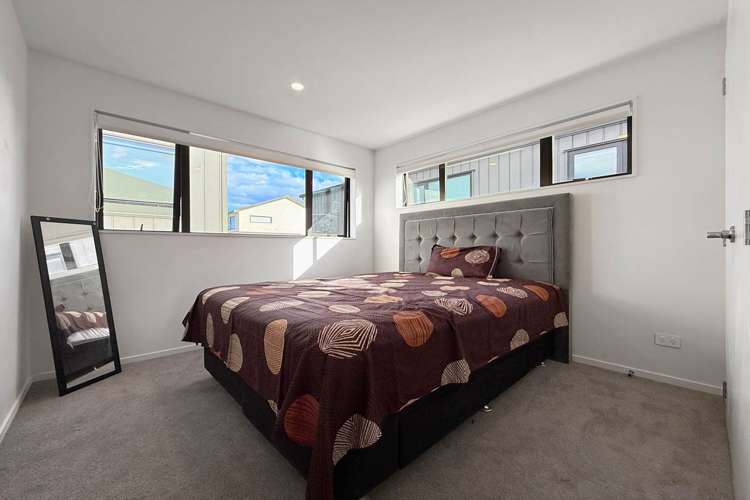 2 Christella Street Flat Bush_13