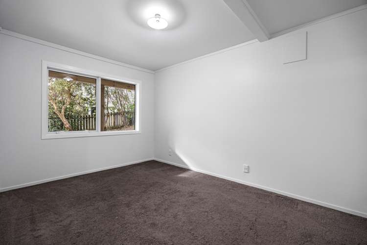 8 Meander Drive Welcome Bay_13
