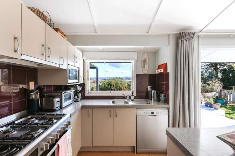 58 Hall Road Matua_13