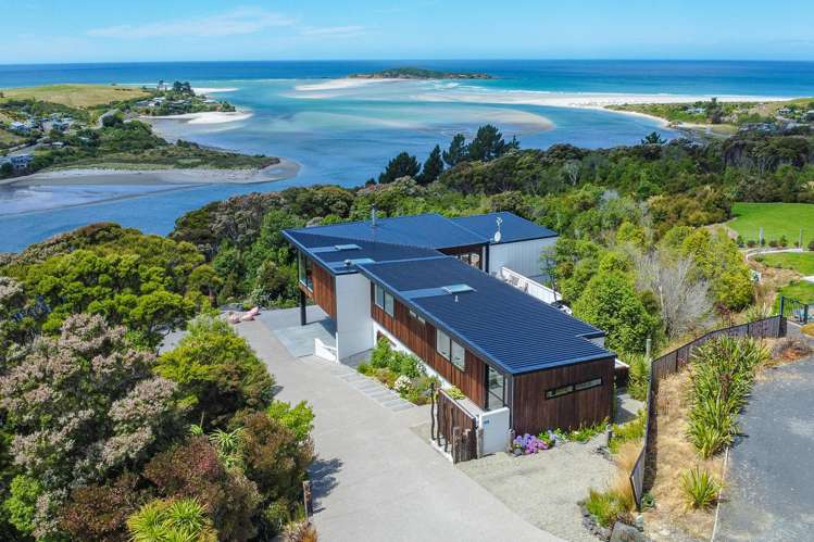 23 Totara Close Taieri Mouth_1