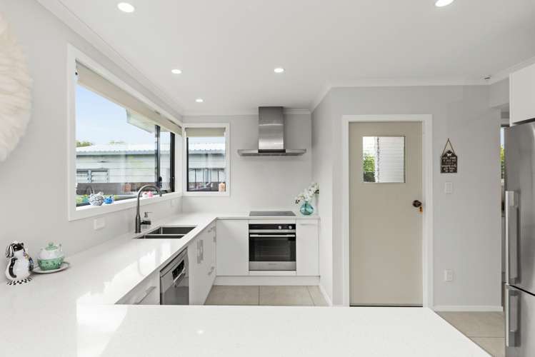 600 Murdoch Road East Akina_6