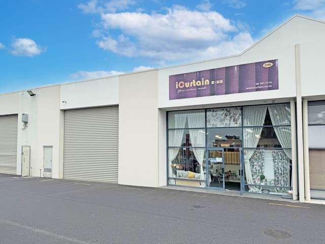 COMMERCIAL UNIT IN TOP LOCATION