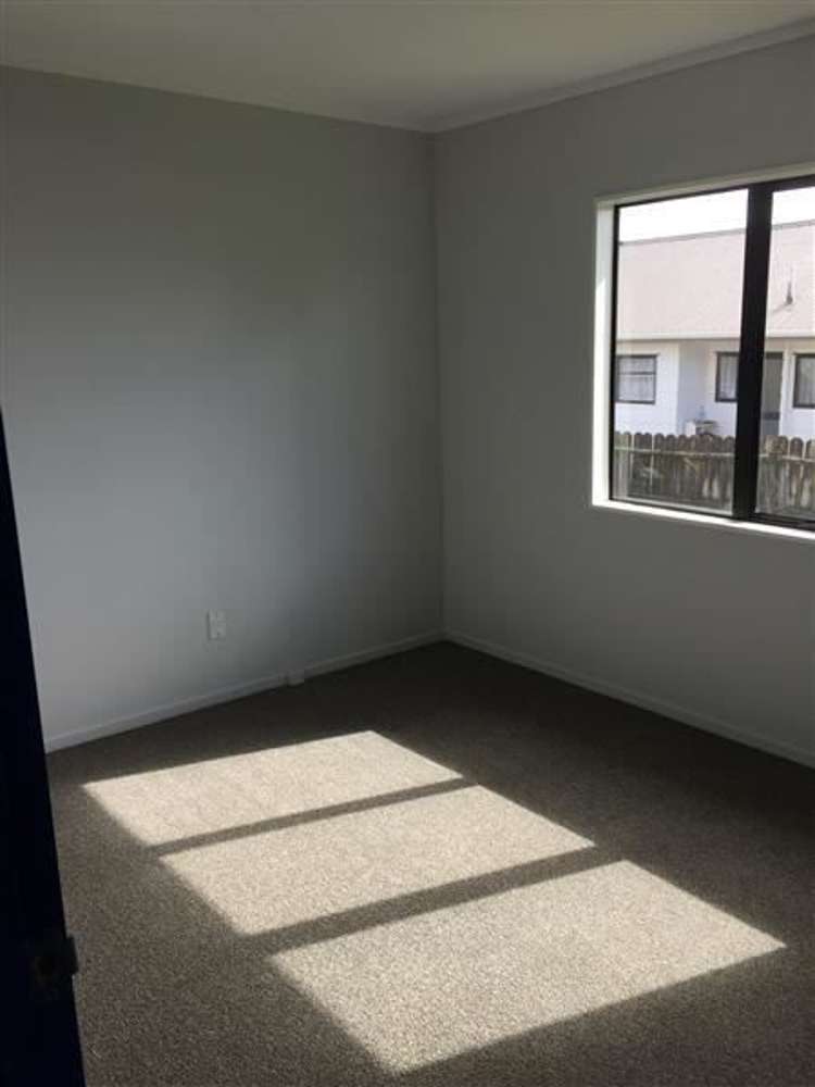 14 Leila Place Clover Park_10