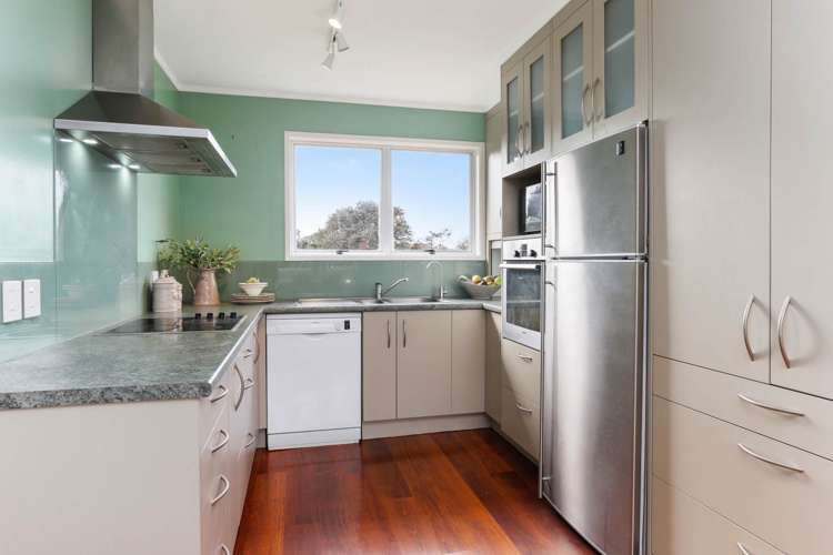 56 Mirrabooka Avenue Botany Downs_11