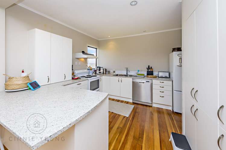 33 Devon Road Bucklands Beach_8