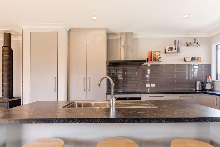 27 Lakeland Avenue Twizel_5