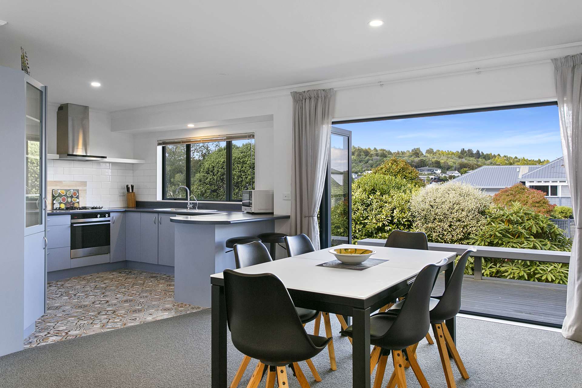 2/94 Harvey Street Waipahihi_0
