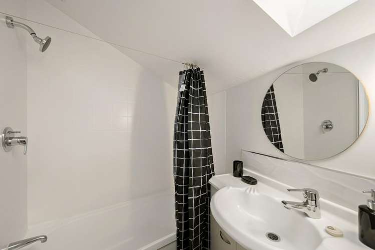 13C Lawrence Street Newtown_14