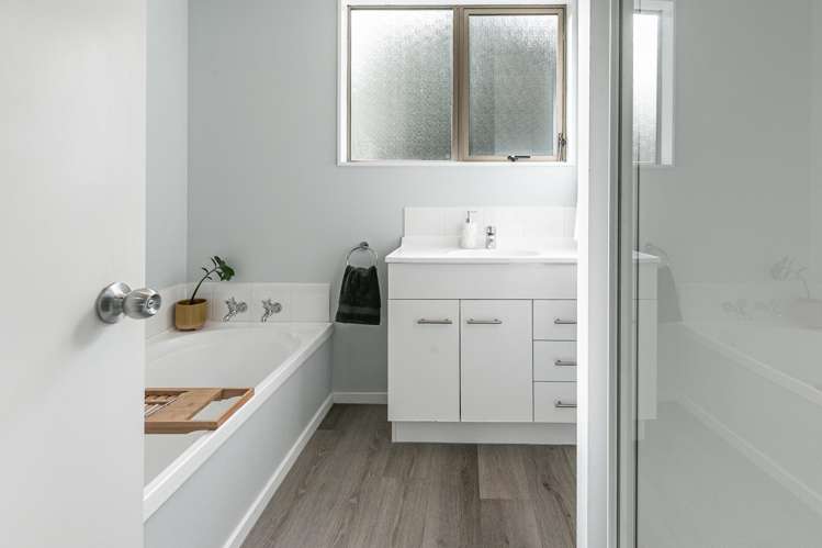 5 Ladbrooke Drive Newlands_12